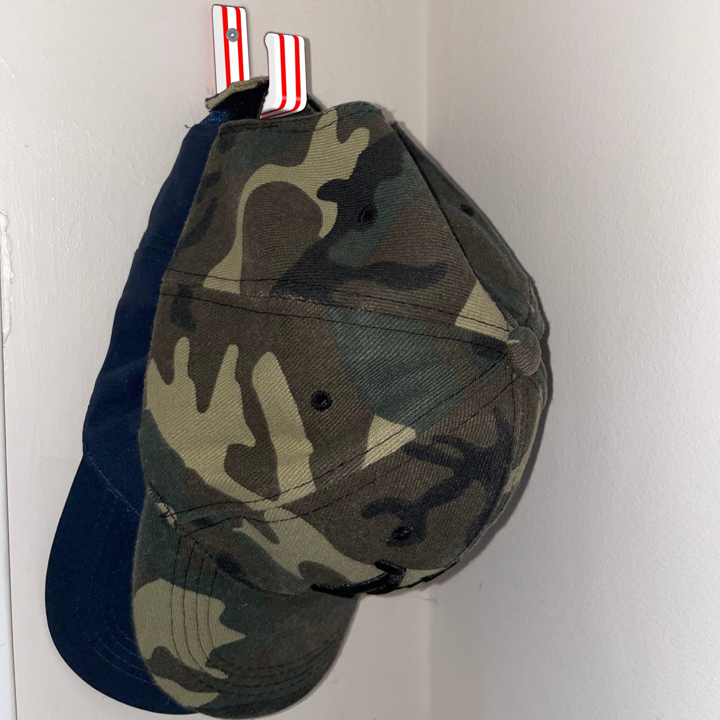 Holiday Stick Em Up™ Cap Display – 2-Pack Wall Mount – Tri-Color